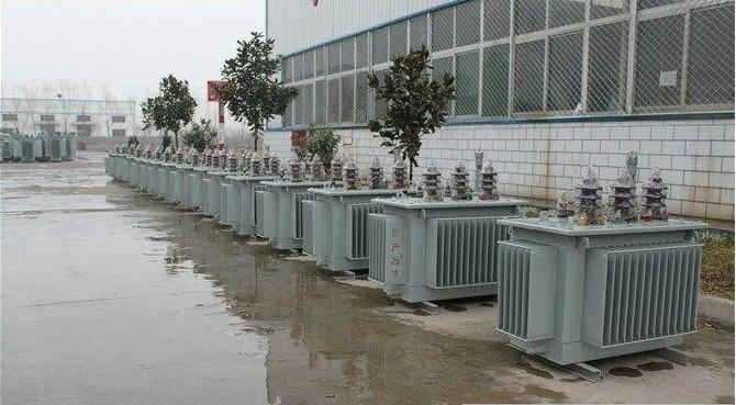 油浸式變壓器的保養(yǎng)如何去做?預防滲漏油:油浸式變壓器在油箱內充滿變壓器油,裝配中依靠緊固件對耐油橡膠元件加壓而密封。